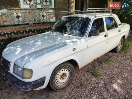 ГАЗ 3110 Волга 1998 у Черняхове на Automoto.ua Білий ГАЗ 3110 Волга, об'ємом двигуна 2.45 л та пробігом 100 тис. км за 950 $, фото 1 на Automoto.ua