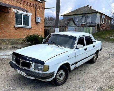 Белый ГАЗ 3110 Волга, объемом двигателя 2.4 л и пробегом 220 тыс. км за 800 $, фото 1 на Automoto.ua