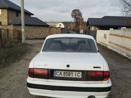 Белый ГАЗ 3110 Волга, объемом двигателя 2.4 л и пробегом 300 тыс. км за 500 $, фото 1 на Automoto.ua