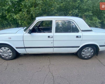 Белый ГАЗ 3110 Волга, объемом двигателя 2.5 л и пробегом 200 тыс. км за 999 $, фото 1 на Automoto.ua