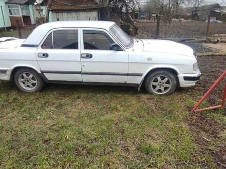ГАЗ 3110 2001 у Славуте на Automoto.ua Білий ГАЗ 3110, об'ємом двигуна 2.3 л та пробігом 15 тис. км за 650 $, фото 1 на Automoto.ua