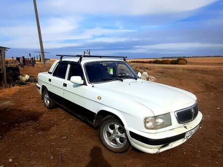 Белый ГАЗ 3110 Волга, объемом двигателя 2.3 л и пробегом 200 тыс. км за 800 $, фото 1 на Automoto.ua