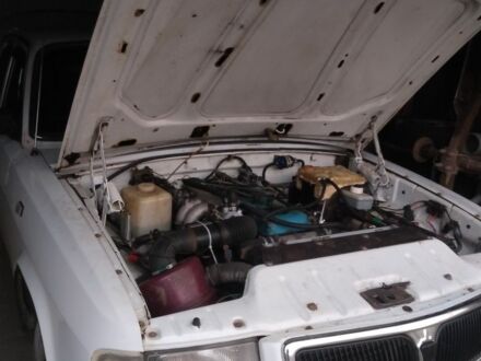 Белый ГАЗ 3110 Волга, объемом двигателя 2.5 л и пробегом 160 тыс. км за 1184 $, фото 1 на Automoto.ua