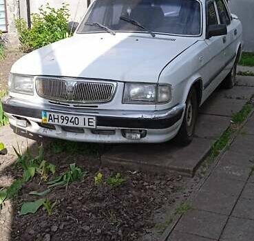 Белый ГАЗ 3110 Волга, объемом двигателя 2.45 л и пробегом 198 тыс. км за 1100 $, фото 1 на Automoto.ua