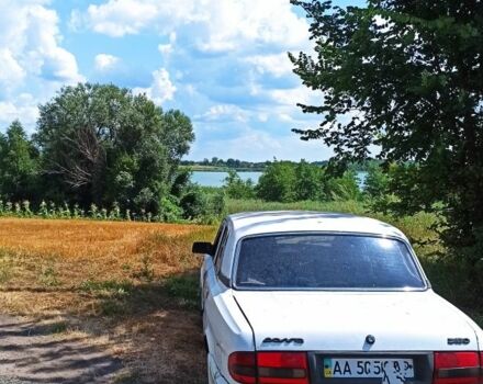 Белый ГАЗ 3110 Волга, объемом двигателя 2 л и пробегом 298 тыс. км за 1000 $, фото 1 на Automoto.ua