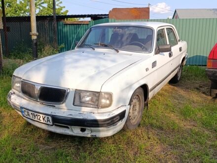 ГАЗ 3110 Волга 2003 у Смеле на Automoto.ua Білий ГАЗ 3110 Волга, об'ємом двигуна 2.3 л та пробігом 222 тис. км за 650 $, фото 1 на Automoto.ua