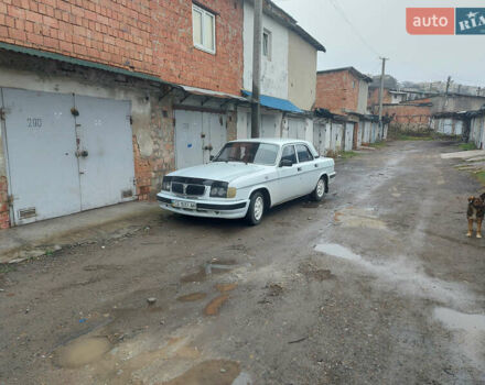 ГАЗ 3110 Волга 2003 у Чернівцях на Automoto.ua Білий ГАЗ 3110 Волга, об'ємом двигуна 2.45 л та пробігом 382 тис. км за 1000 $, фото 1 на Automoto.ua