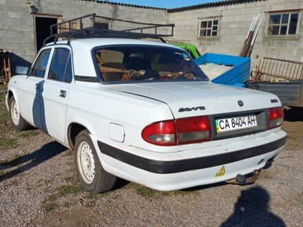 ГАЗ 3110 Волга 2004 у Кам'янське (Дніпродзержинськ) на Automoto.ua Білий ГАЗ 3110 Волга, об'ємом двигуна 2.4 л та пробігом 350 тис. км за 1328 $, фото 1 на Automoto.ua