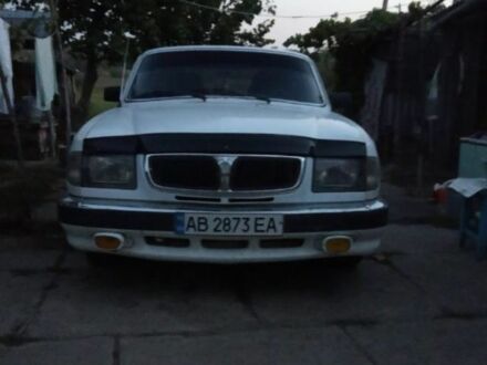 ГАЗ 3110 Волга 2004 у Первомайськ на Automoto.ua Білий ГАЗ 3110 Волга, об'ємом двигуна 2.4 л та пробігом 100 тис. км за 950 $, фото 1 на Automoto.ua