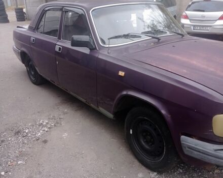 Фиолетовый ГАЗ 3110 Волга, объемом двигателя 2.4 л и пробегом 210 тыс. км за 834 $, фото 2 на Automoto.ua