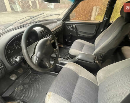 Фиолетовый ГАЗ 3110 Волга, объемом двигателя 2.5 л и пробегом 268 тыс. км за 950 $, фото 8 на Automoto.ua