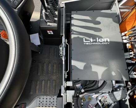 ГАЗ 3110 Волга, объемом двигателя 2.45 л и пробегом 0 тыс. км за 29751 $, фото 17 на Automoto.ua