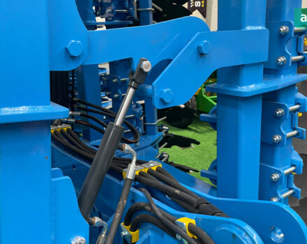 ГАЗ 3110 Волга, об'ємом двигуна 2.45 л та пробігом 0 тис. км за 53469 $, фото 9 на Automoto.ua