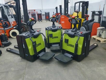 ГАЗ 3110 Волга, объемом двигателя 2.45 л и пробегом 0 тыс. км за 1170 $, фото 1 на Automoto.ua