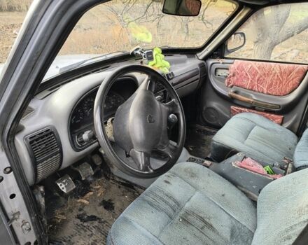 Серый ГАЗ 3110 Волга, объемом двигателя 2.5 л и пробегом 400 тыс. км за 595 $, фото 6 на Automoto.ua