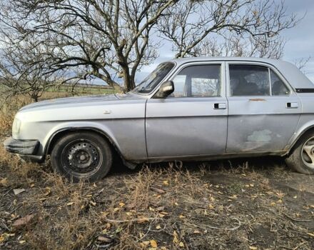 Серый ГАЗ 3110 Волга, объемом двигателя 2.5 л и пробегом 400 тыс. км за 595 $, фото 2 на Automoto.ua