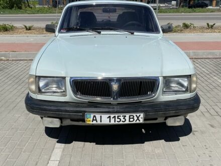 ГАЗ 3110 Волга 2000 у Белой Церкве на Automoto.ua Сірий ГАЗ 3110 Волга, об'ємом двигуна 2.4 л та пробігом 76 тис. км за 1100 $, фото 1 на Automoto.ua