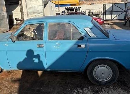Синій ГАЗ 3110 Волга, об'ємом двигуна 2.3 л та пробігом 150 тис. км за 800 $, фото 2 на Automoto.ua
