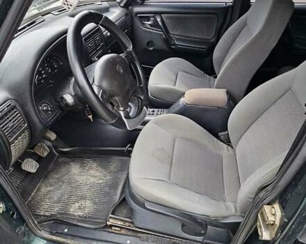 Зеленый ГАЗ 3110 Волга, объемом двигателя 2.5 л и пробегом 100 тыс. км за 1000 $, фото 2 на Automoto.ua