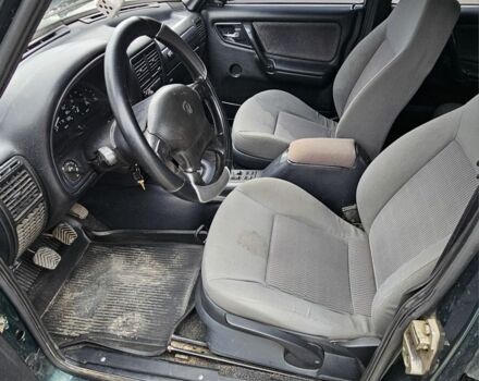 Зелений ГАЗ 3110 Волга, об'ємом двигуна 2.5 л та пробігом 100 тис. км за 950 $, фото 4 на Automoto.ua