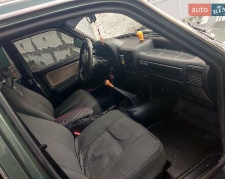 ГАЗ 3110 Волга 2004 у Козельце на Automoto.ua Зелений ГАЗ 3110 Волга, об'ємом двигуна 2.5 л та пробігом 84 тис. км за 2500 $, фото 4 на Automoto.ua