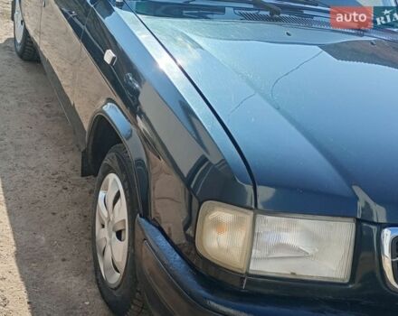 Зеленый ГАЗ 3110 Волга, объемом двигателя 2 л и пробегом 169 тыс. км за 2300 $, фото 1 на Automoto.ua