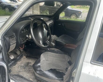 Белый ГАЗ 31105 Волга, объемом двигателя 2.3 л и пробегом 250 тыс. км за 500 $, фото 4 на Automoto.ua