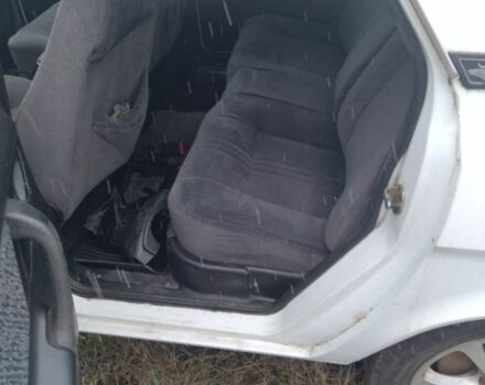 Белый ГАЗ 31105 Волга, объемом двигателя 2.3 л и пробегом 300 тыс. км за 1200 $, фото 5 на Automoto.ua