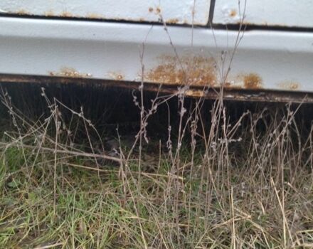 Белый ГАЗ 31105 Волга, объемом двигателя 2.3 л и пробегом 300 тыс. км за 1200 $, фото 7 на Automoto.ua