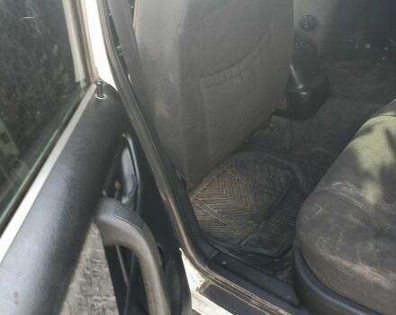 Белый ГАЗ 31105 Волга, объемом двигателя 2.3 л и пробегом 120 тыс. км за 850 $, фото 7 на Automoto.ua