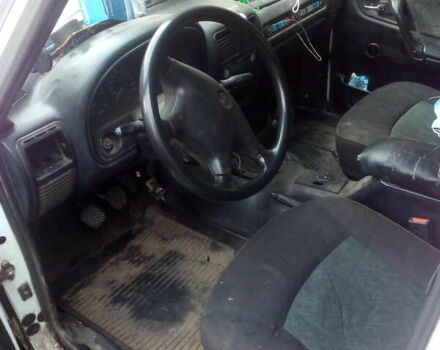 Білий ГАЗ 31105 Волга, об'ємом двигуна 2.4 л та пробігом 111 тис. км за 700 $, фото 4 на Automoto.ua