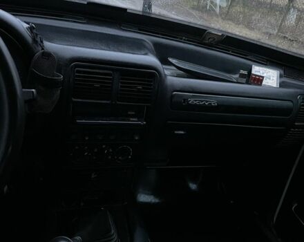 Белый ГАЗ 31105 Волга, объемом двигателя 2.3 л и пробегом 200 тыс. км за 600 $, фото 5 на Automoto.ua