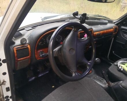 Белый ГАЗ 31105 Волга, объемом двигателя 2.3 л и пробегом 200 тыс. км за 1500 $, фото 6 на Automoto.ua