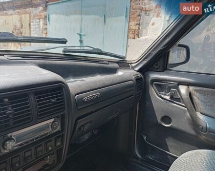 Белый ГАЗ 31105 Волга, объемом двигателя 2.29 л и пробегом 121 тыс. км за 2100 $, фото 1 на Automoto.ua