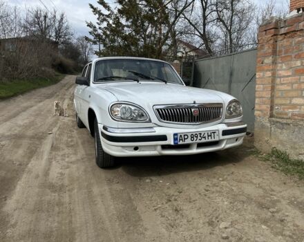 Белый ГАЗ 31105 Волга, объемом двигателя 2.4 л и пробегом 114 тыс. км за 2000 $, фото 1 на Automoto.ua