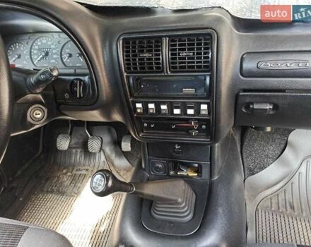 Черный ГАЗ 31105 Волга, объемом двигателя 2.43 л и пробегом 243 тыс. км за 1067 $, фото 9 на Automoto.ua