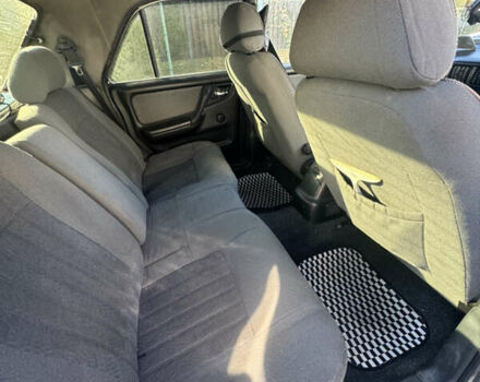 ГАЗ 31105 Волга 2005 в Хмельницком на Automoto.ua Черный ГАЗ 31105 Волга, объемом двигателя 2.4 л и пробегом 197 тыс. км за 1000 $, фото 12 на Automoto.ua