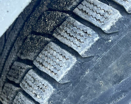 ГАЗ 31105 Волга 2004 в Николаеве на Automoto.ua Красный ГАЗ 31105 Волга, объемом двигателя 2.43 л и пробегом 190 тыс. км за 850 $, фото 6 на Automoto.ua