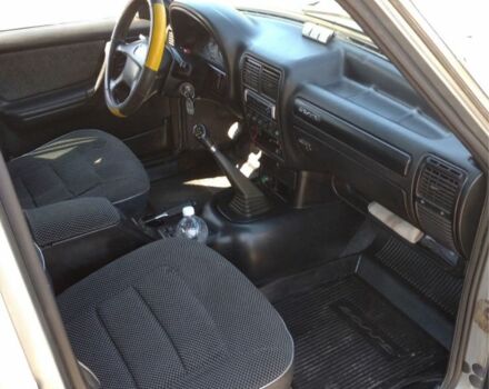 Серый ГАЗ 31105 Волга, объемом двигателя 2.3 л и пробегом 130 тыс. км за 2152 $, фото 3 на Automoto.ua