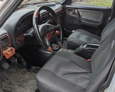 Серый ГАЗ 31105 Волга, объемом двигателя 2.3 л и пробегом 167 тыс. км за 1300 $, фото 3 на Automoto.ua