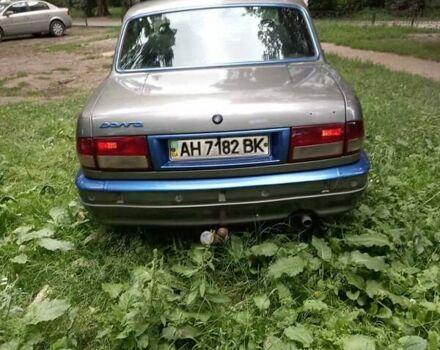 Сірий ГАЗ 31105 Волга, об'ємом двигуна 2.5 л та пробігом 229 тис. км за 2000 $, фото 4 на Automoto.ua