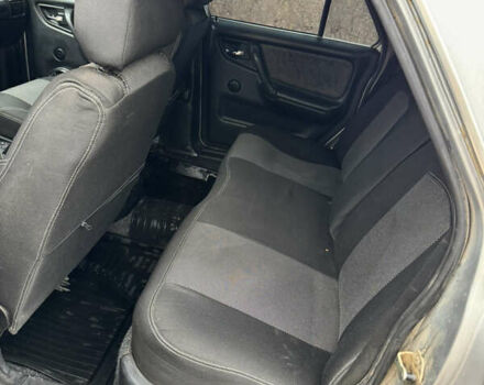 Серый ГАЗ 31105 Волга, объемом двигателя 2.29 л и пробегом 190 тыс. км за 1150 $, фото 10 на Automoto.ua