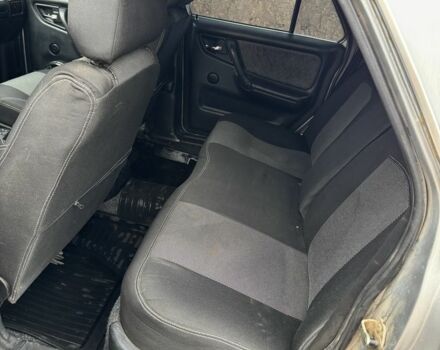 Серый ГАЗ 31105 Волга, объемом двигателя 2.3 л и пробегом 190 тыс. км за 1150 $, фото 9 на Automoto.ua