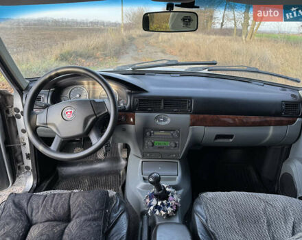 Серый ГАЗ 31105 Волга, объемом двигателя 2.43 л и пробегом 145 тыс. км за 6000 $, фото 10 на Automoto.ua