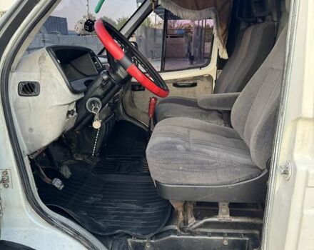 ГАЗ 3221 Газель 2001 в Одессе на Automoto.ua Белый ГАЗ 3221 Газель, объемом двигателя 2.45 л и пробегом 410 тыс. км за 1600 $, фото 4 на Automoto.ua