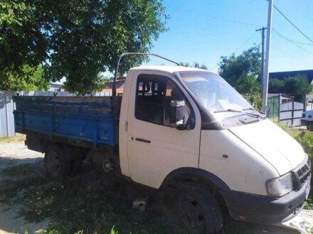 ГАЗ 3221 Газель 1999 в Днепре (Днепропетровске) на Automoto.ua Белый ГАЗ 3221 Газель, объемом двигателя 2.4 л и пробегом 300 тыс. км за 800 $, фото 1 на Automoto.ua
