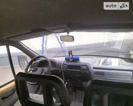 ГАЗ 3221 Газель 2004 у Черкасах на Automoto.ua Жовтий ГАЗ 3221 Газель, об'ємом двигуна 2.89 л та пробігом 197 тис. км за 1100 $, фото 5 на Automoto.ua