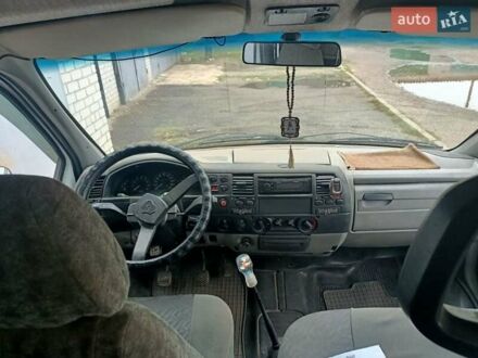ГАЗ 322132 2003 у Дніпро (Дніпропетровську) на Automoto.ua Білий ГАЗ 322132, об'ємом двигуна 2.9 л та пробігом 280 тис. км за 2000 $, фото 1 на Automoto.ua