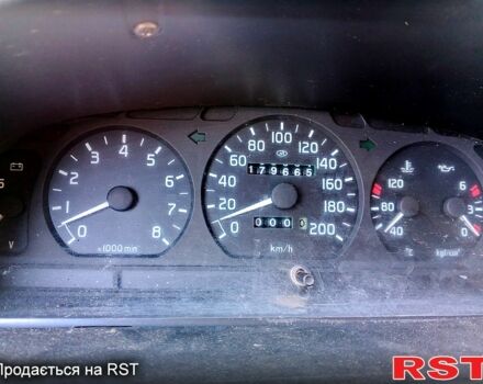 Белый ГАЗ Газель, объемом двигателя 2.3 л и пробегом 179 тыс. км за 2000 $, фото 4 на Automoto.ua