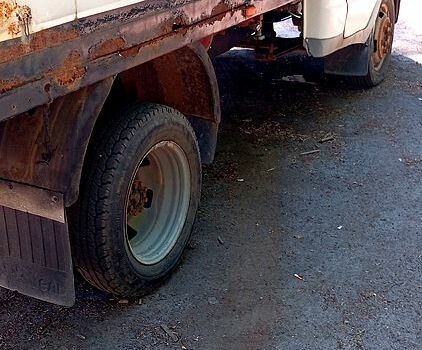 Белый ГАЗ Газель, объемом двигателя 2.5 л и пробегом 170 тыс. км за 2500 $, фото 3 на Automoto.ua